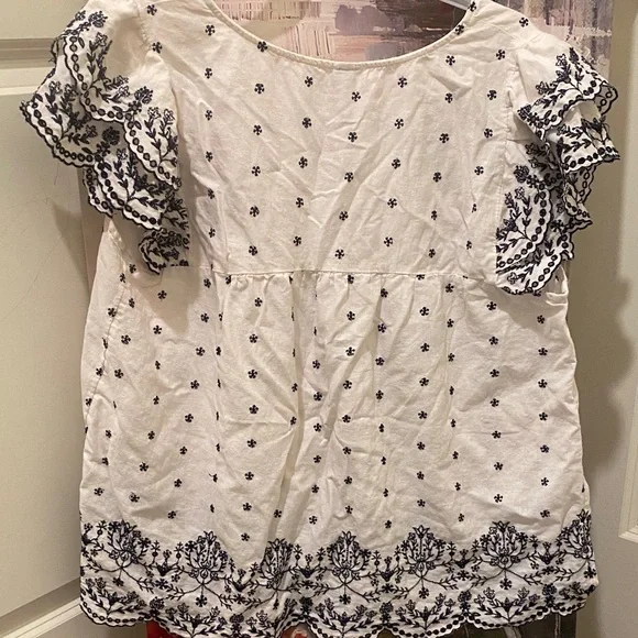 Old Navy White and Navy Embroidered Blouse - Picture 5 of 5